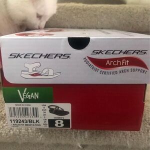 Sketchers Arch fit meditation